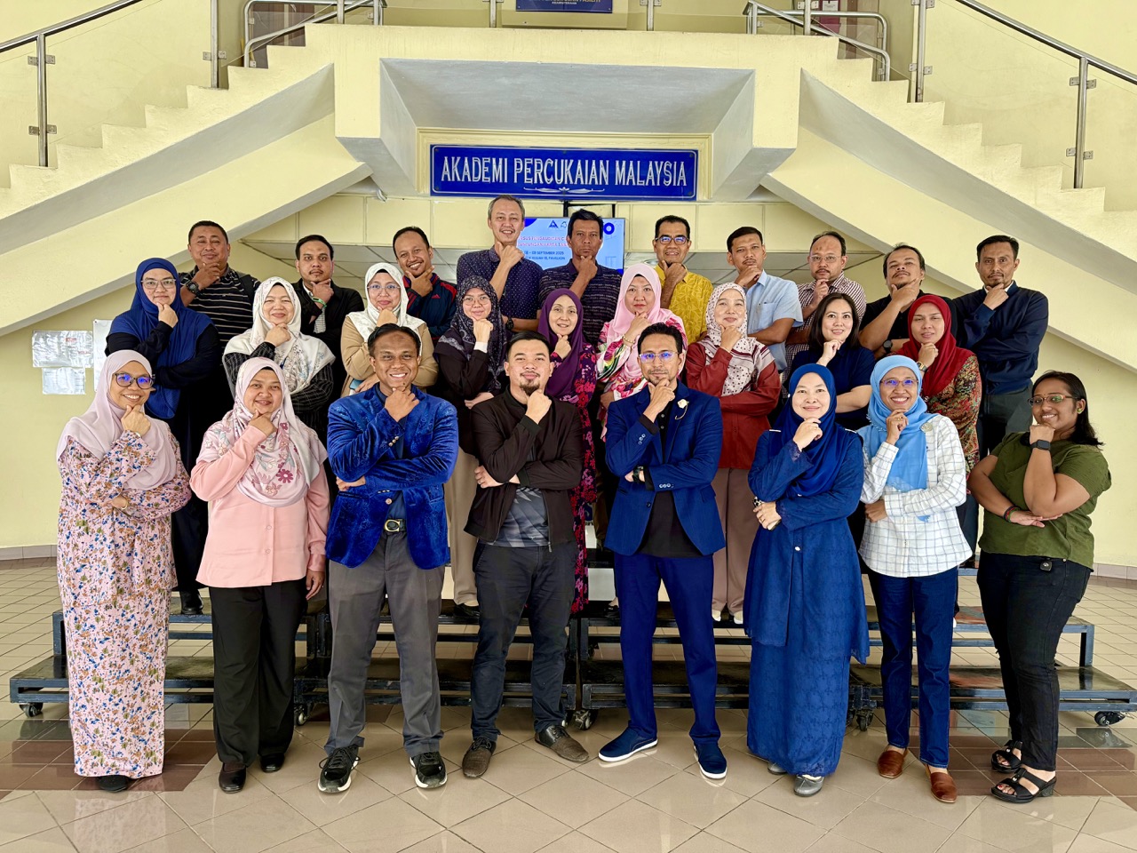 SENI ANALISIS BAHASA TERSIRAT #1